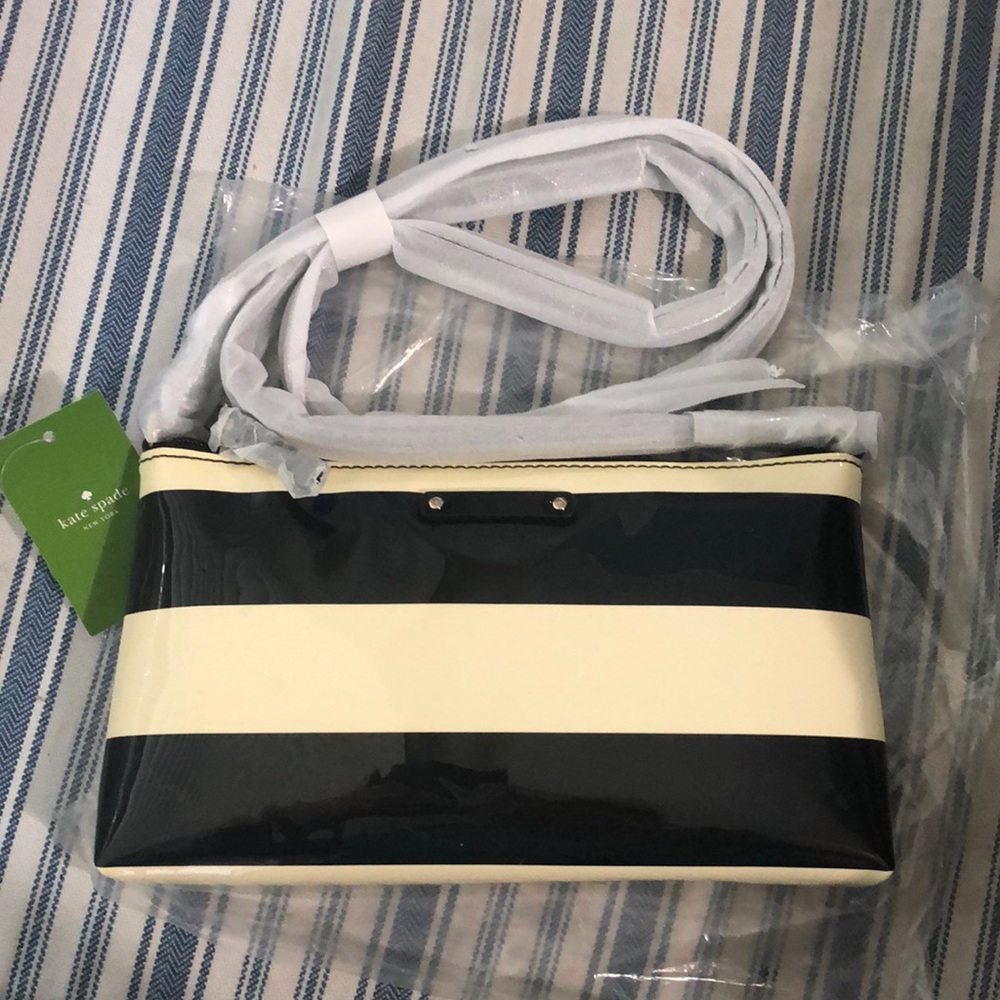 NWT Kate Spade Penn Valley Amy Black and Cream Stripe Patent Crossbody B…